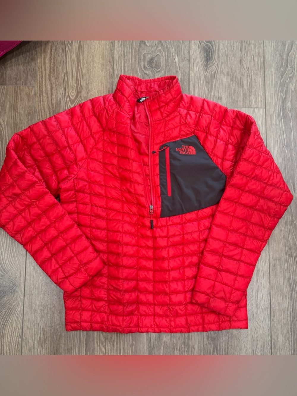 Men’s The North Face Red Quilted Puffer Quarter zip S